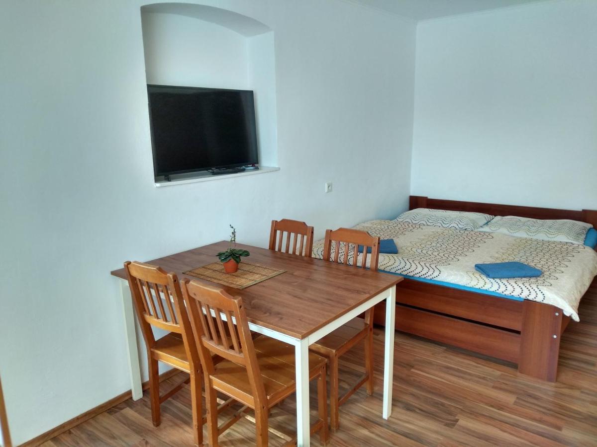 Apartments U Cara Ceske Budejovice Dış mekan fotoğraf